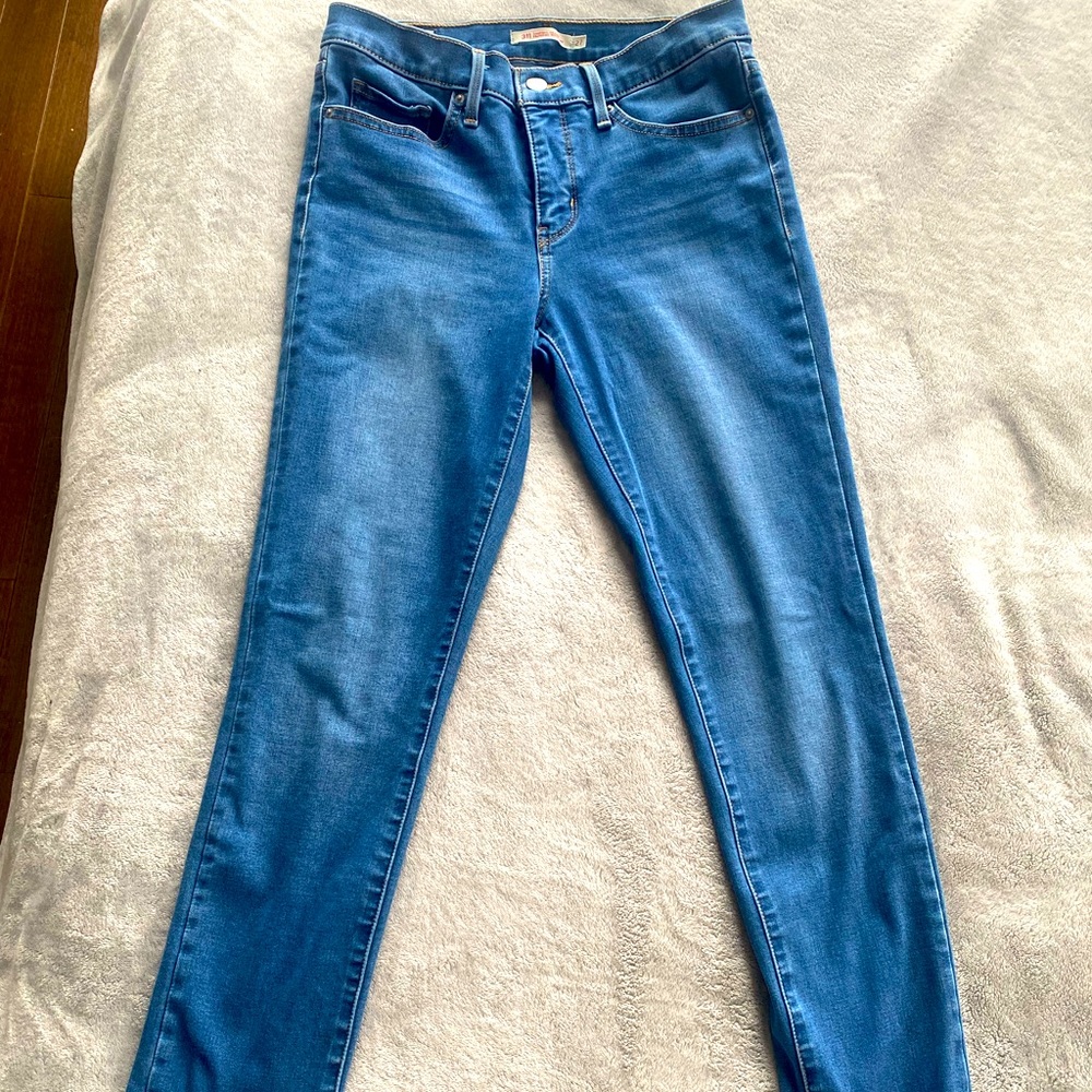 Levi’s Shaping Skinny